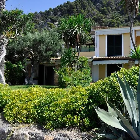 Aparthotel New Era Menigos Houses Glyfada (Corfu)