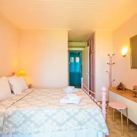New Era Menigos Houses Aparthotel *