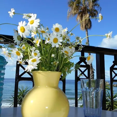 Aparthotel New Era Menigos Houses Glyfada (Corfu)